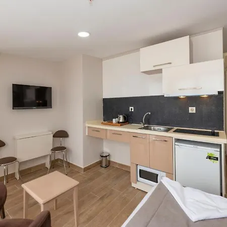 Hotel Taksim Peri 3*