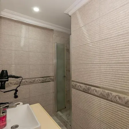 Hotel Taksim Peri 3*